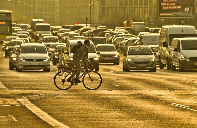 cyklista na silnici